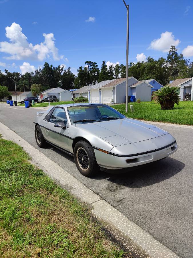 Pontiac-fiero-1988-silver-3