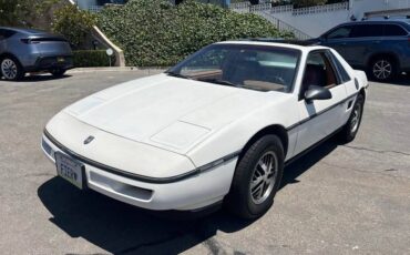 Pontiac-fiero-1988-white-10