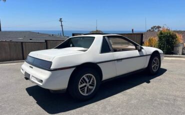 Pontiac-fiero-1988-white-2