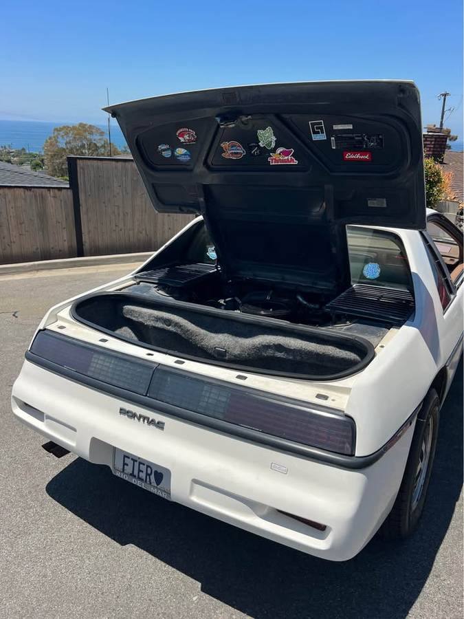 Pontiac-fiero-1988-white-8