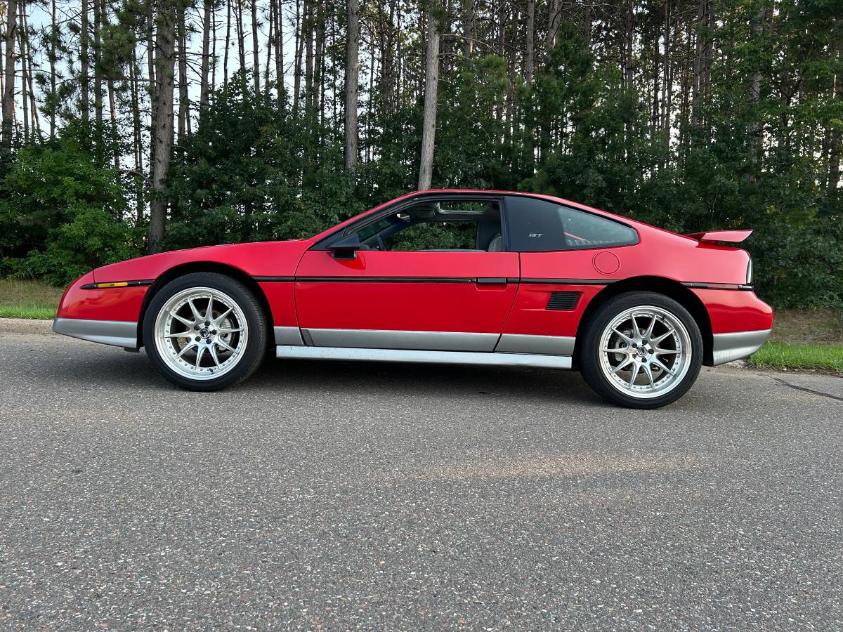 Pontiac-fiero-gt-1986-red