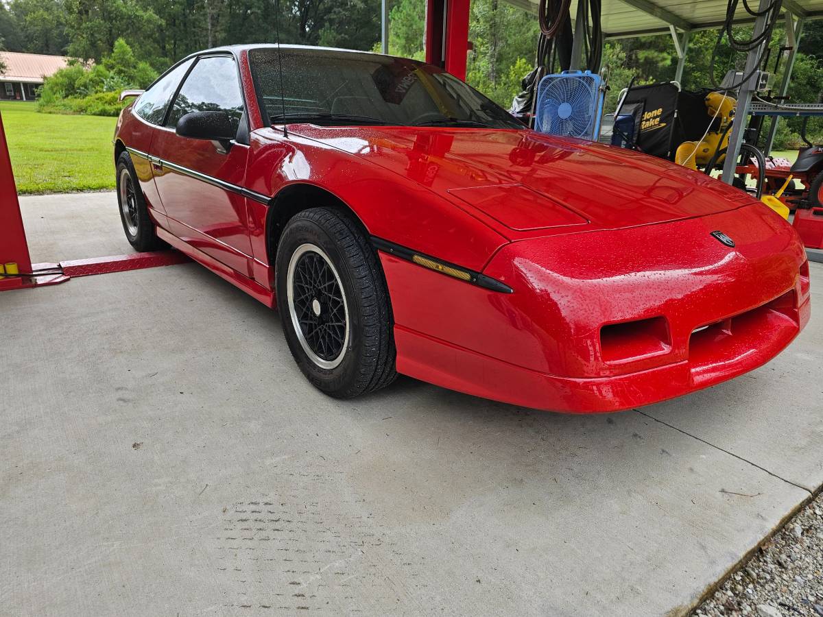 Pontiac-fiero-gt-1988-red-1