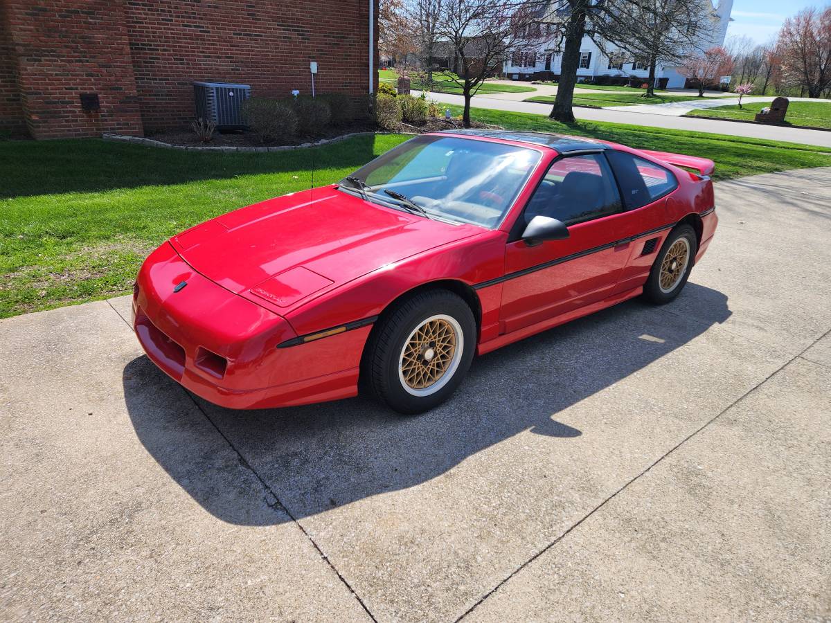 Pontiac-fiero-gt-1988-red-11