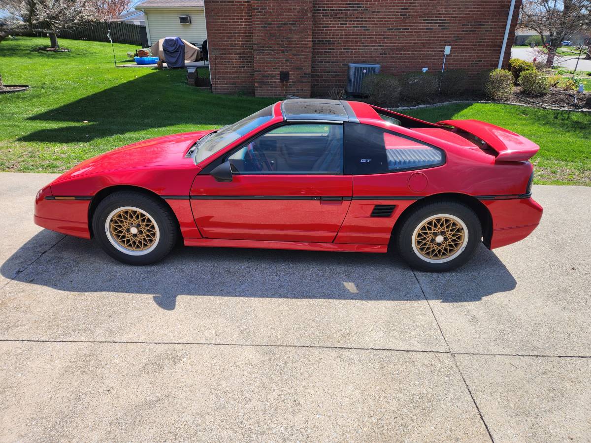 Pontiac-fiero-gt-1988-red-12