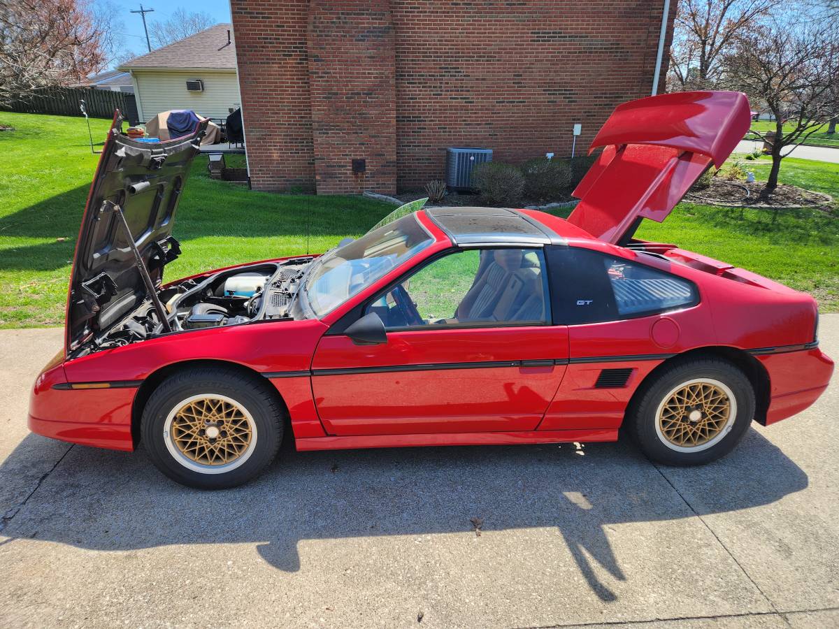 Pontiac-fiero-gt-1988-red-3