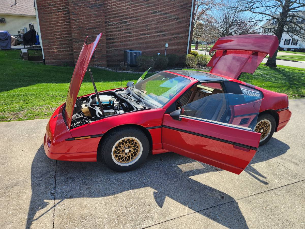 Pontiac-fiero-gt-1988-red-4