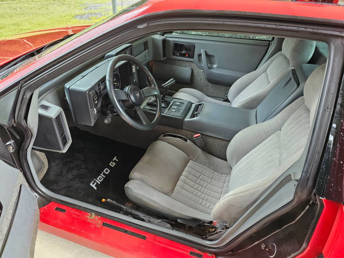 Pontiac-fiero-gt-1988-red-4