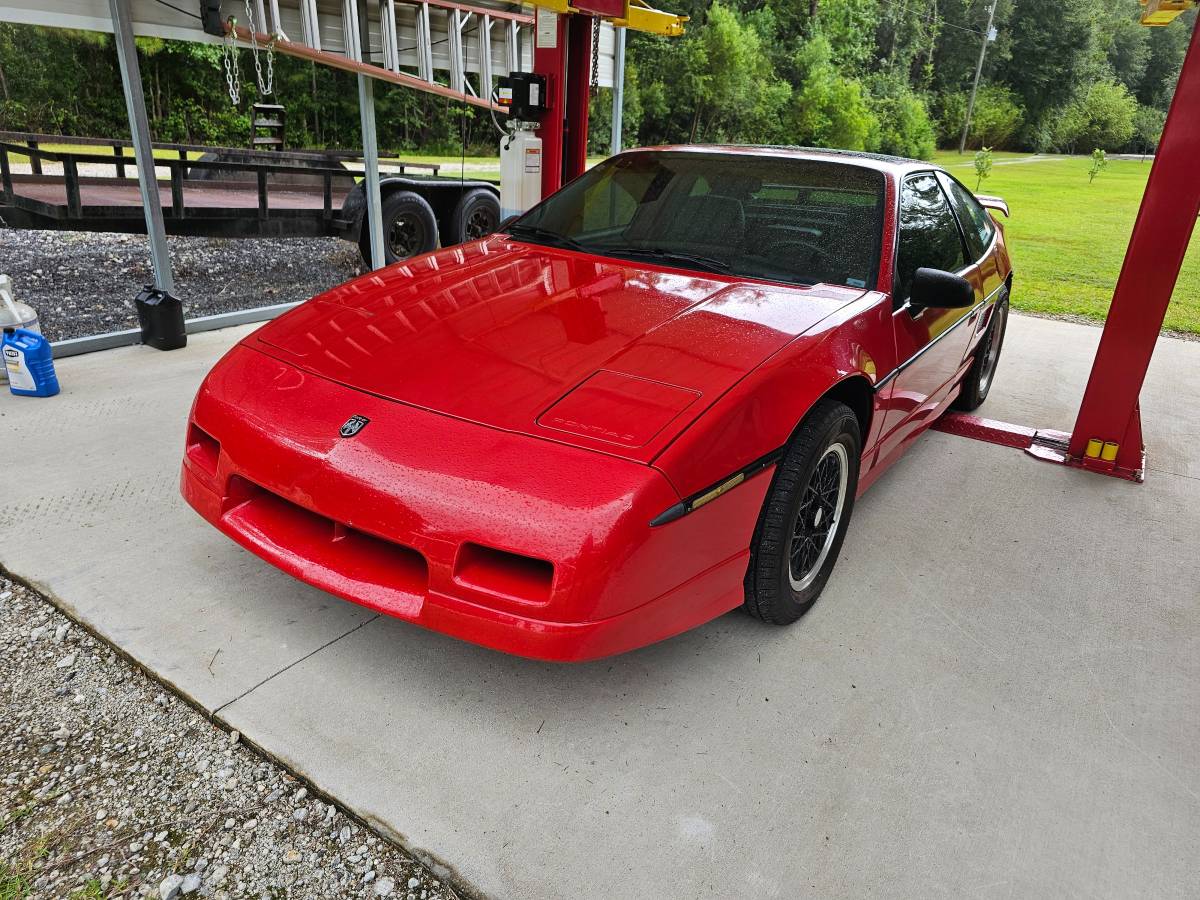 Pontiac-fiero-gt-1988-red