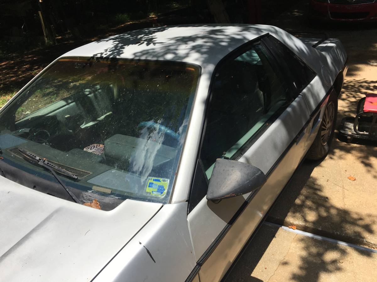 Pontiac-fiero-se-1986-silver