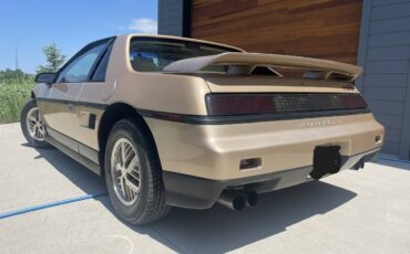 Pontiac-fiero-se-1987-1