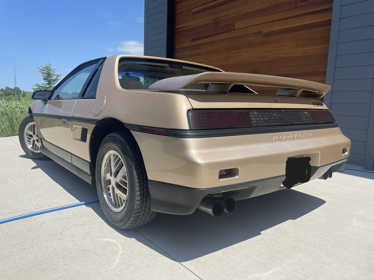 Pontiac-fiero-se-1987-1