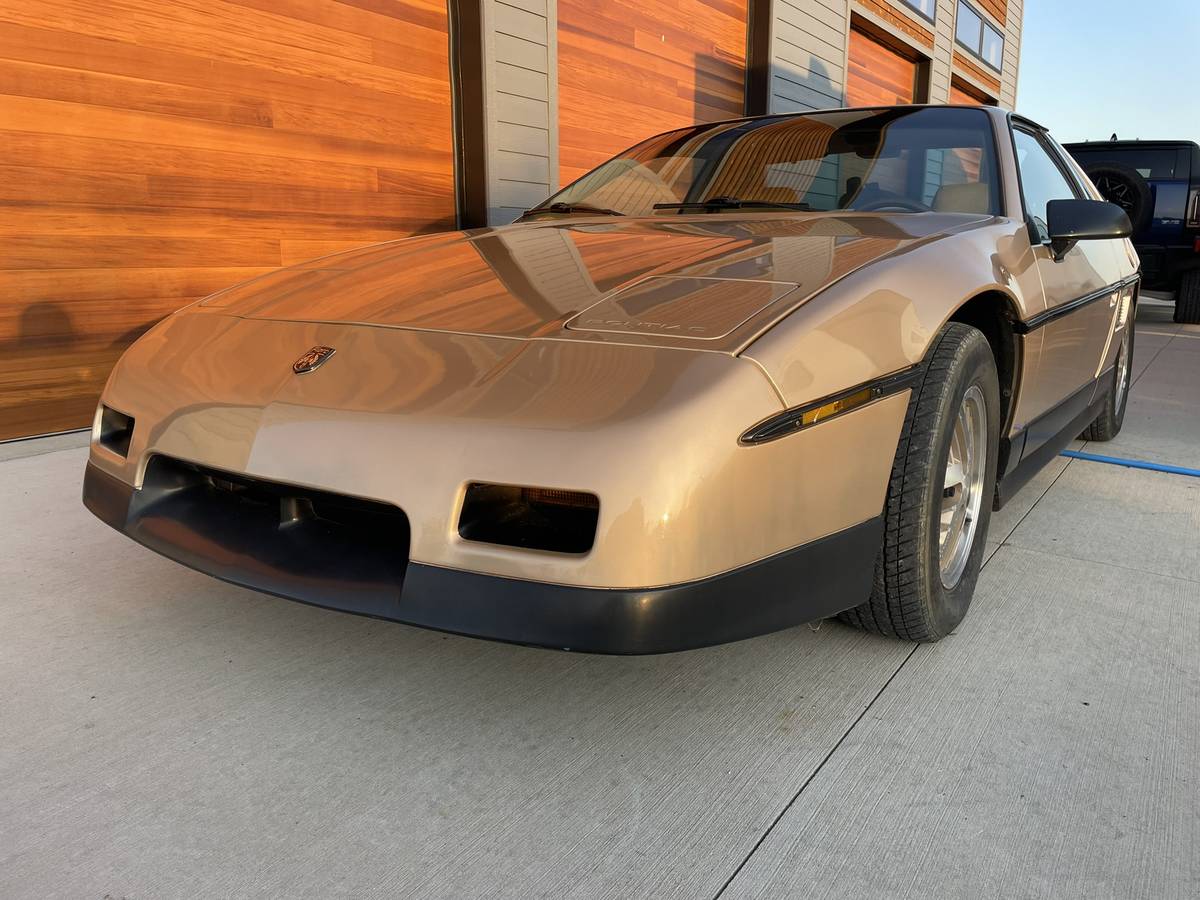 Pontiac-fiero-se-1987-15