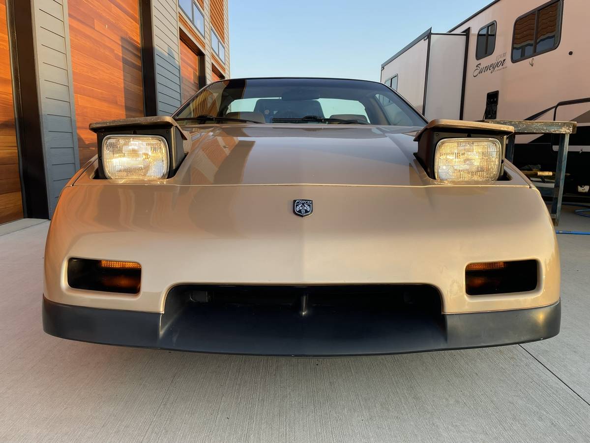 Pontiac-fiero-se-1987-17