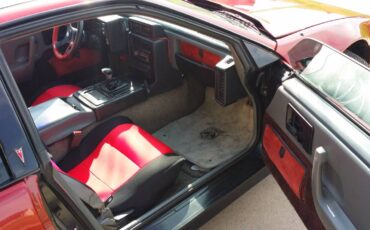 Pontiac-fiero-se-1987-red-10