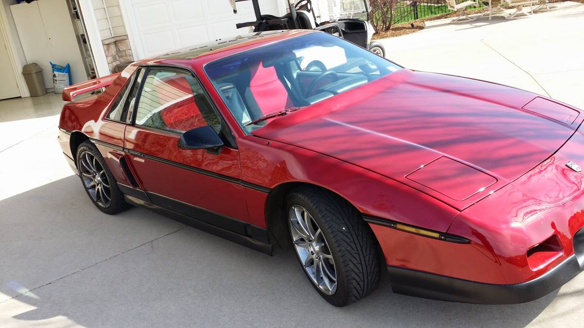 Pontiac-fiero-se-1987-red-11
