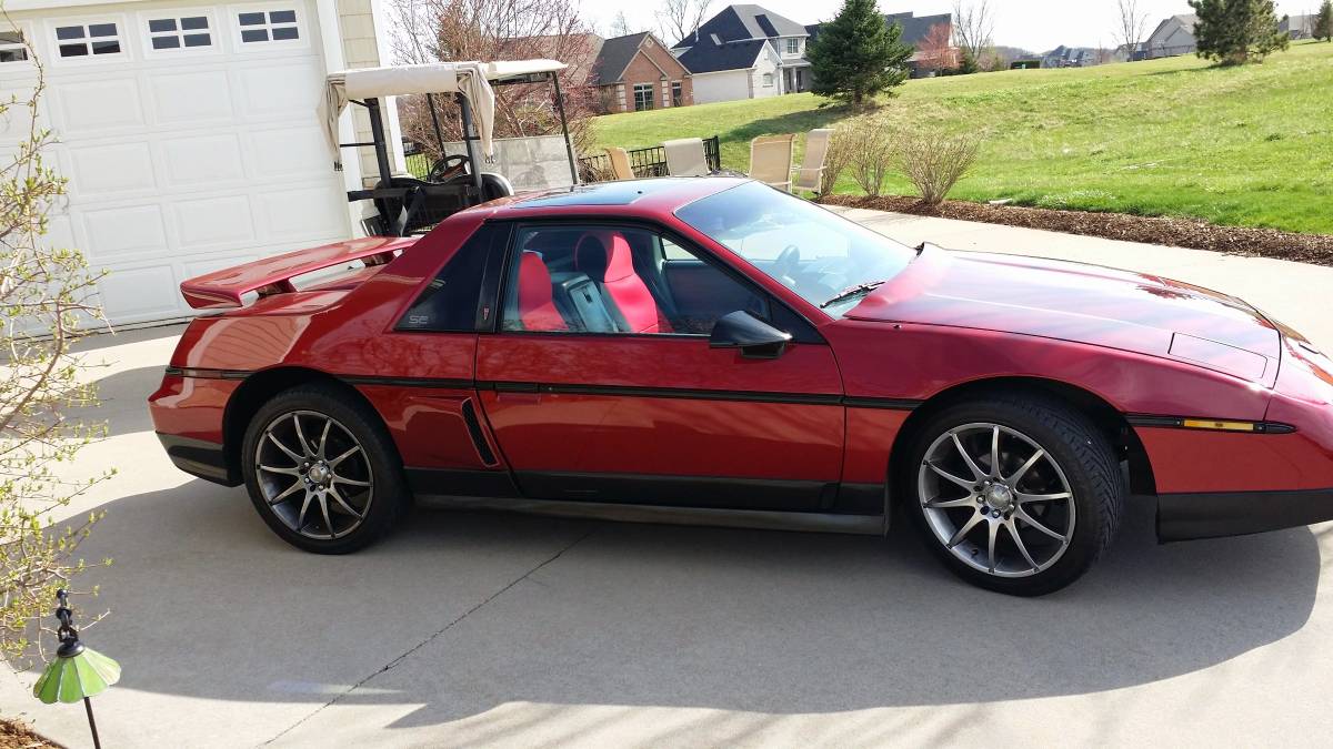 Pontiac-fiero-se-1987-red-14