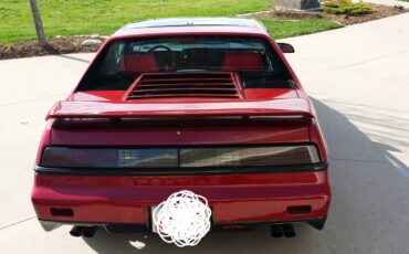 Pontiac-fiero-se-1987-red