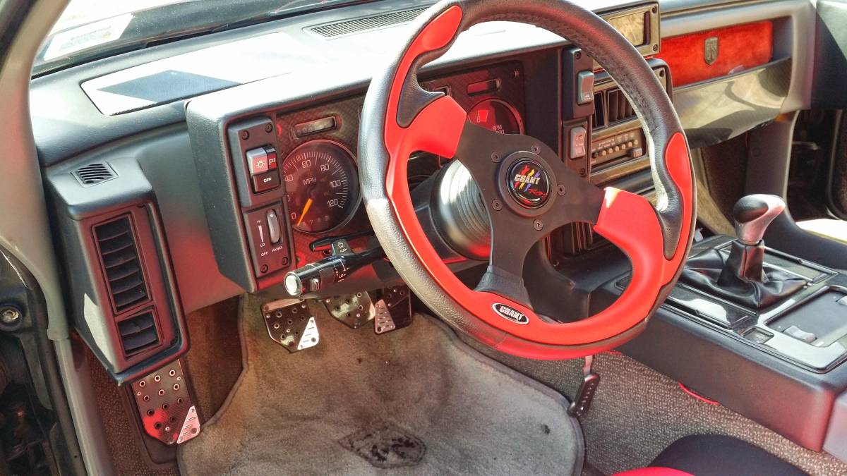 Pontiac-fiero-se-1987-red-4