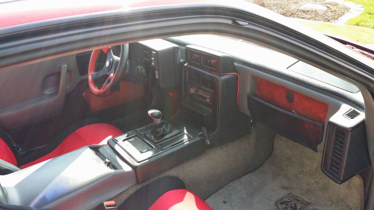 Pontiac-fiero-se-1987-red-8