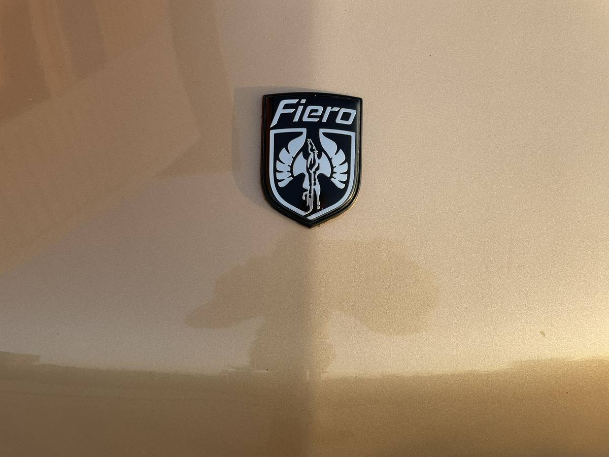 Pontiac-fiero-se-1987