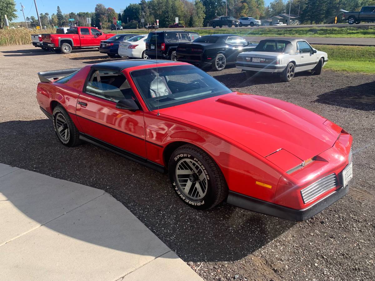 Pontiac-firebird-1984-1