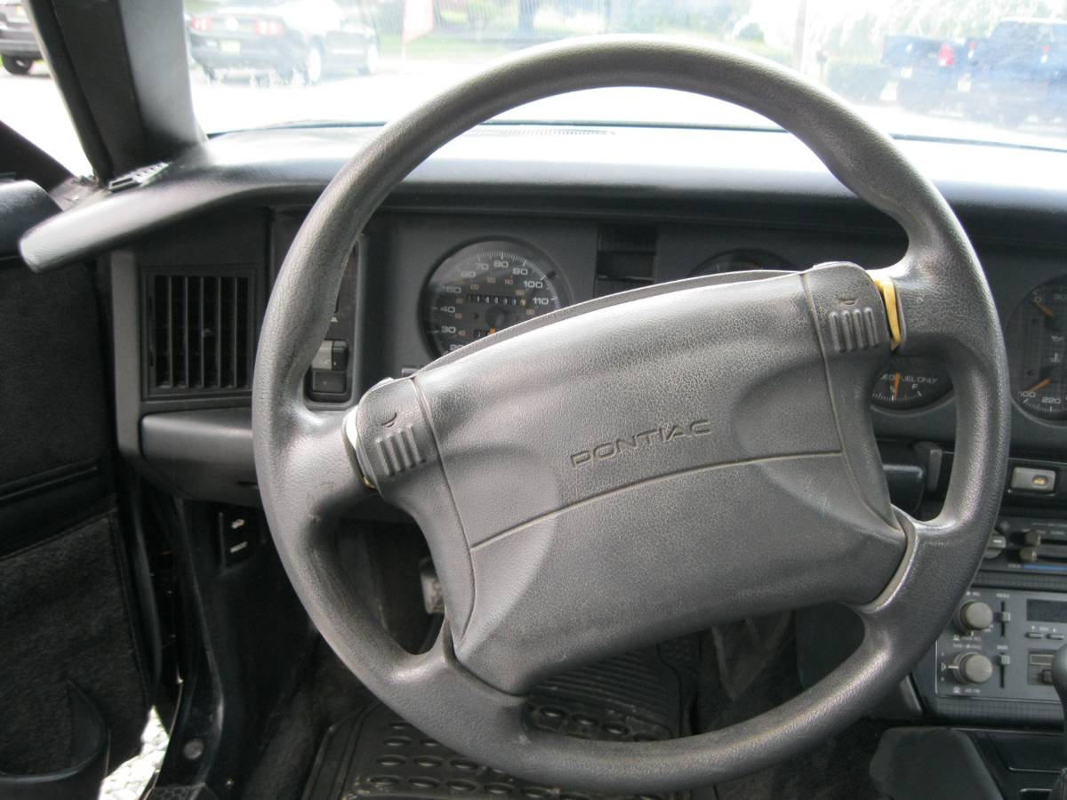 Pontiac-firebird-1991-black-11