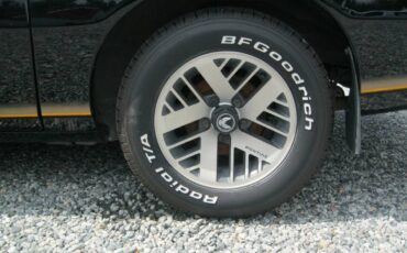 Pontiac-firebird-1991-black-16