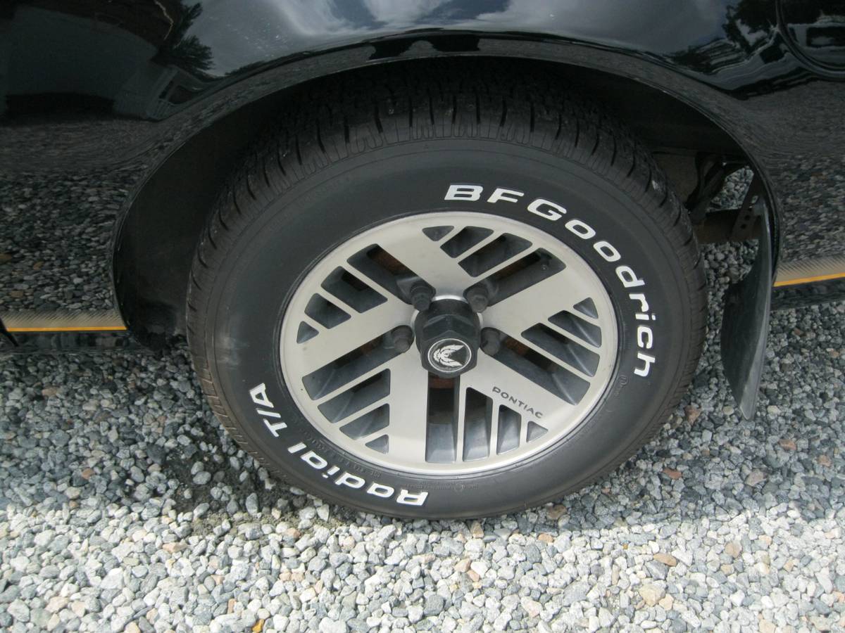 Pontiac-firebird-1991-black-17