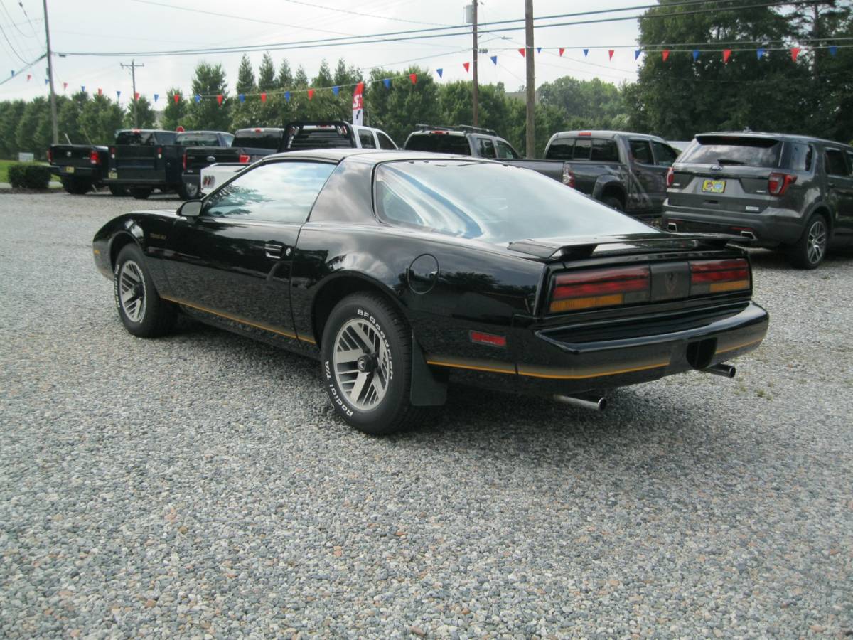 Pontiac-firebird-1991-black-2