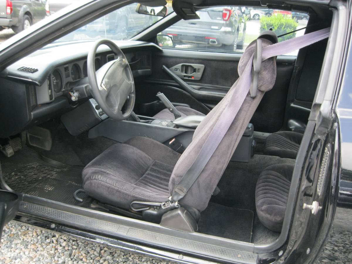 Pontiac-firebird-1991-black-7