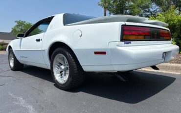 Pontiac-firebird-1991-white-1