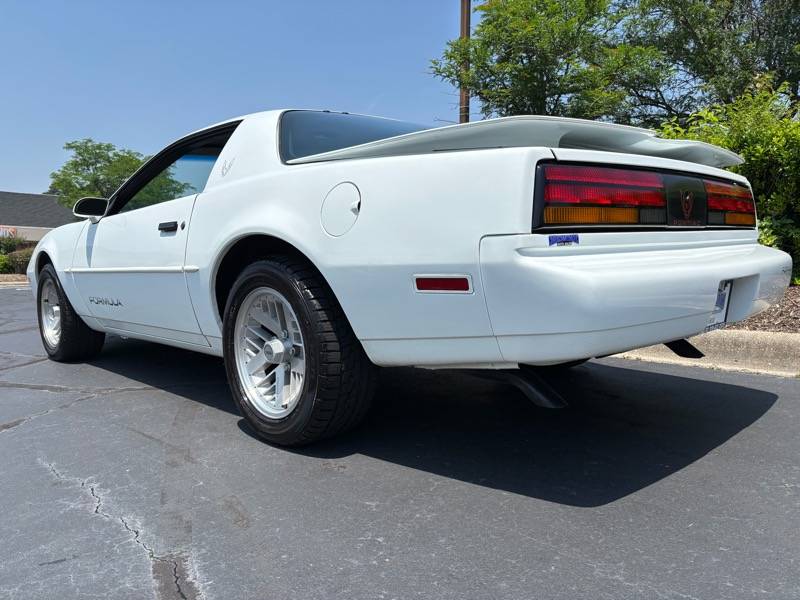 Pontiac-firebird-1991-white-1