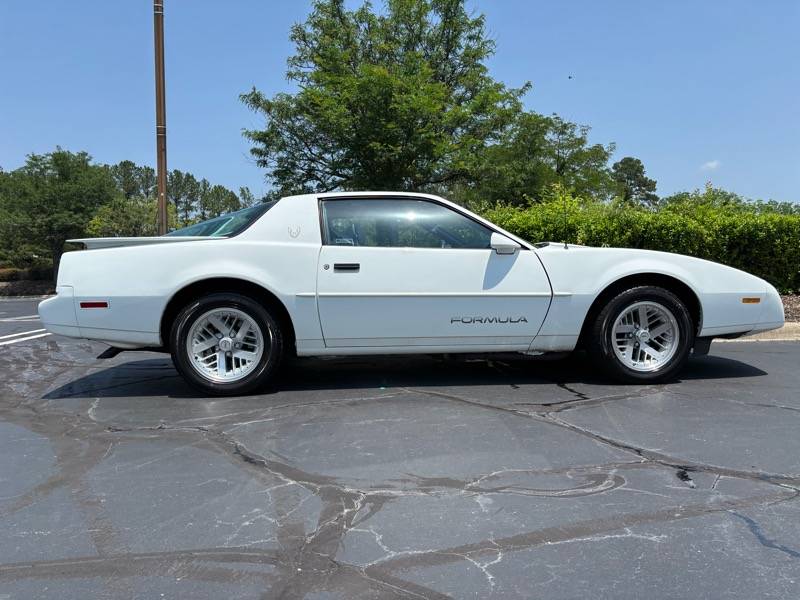 Pontiac-firebird-1991-white-18