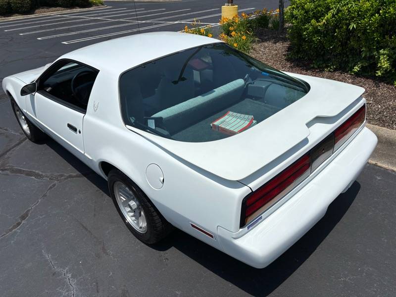 Pontiac-firebird-1991-white-2