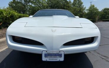 Pontiac-firebird-1991-white-4