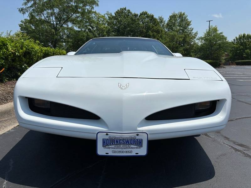 Pontiac-firebird-1991-white-4