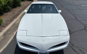 Pontiac-firebird-1991-white-5