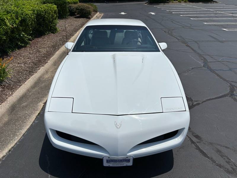 Pontiac-firebird-1991-white-5