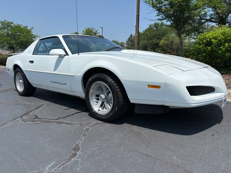 Pontiac-firebird-1991-white