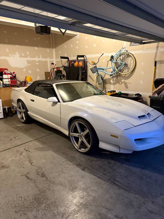 Pontiac-firebird-1992-white-2