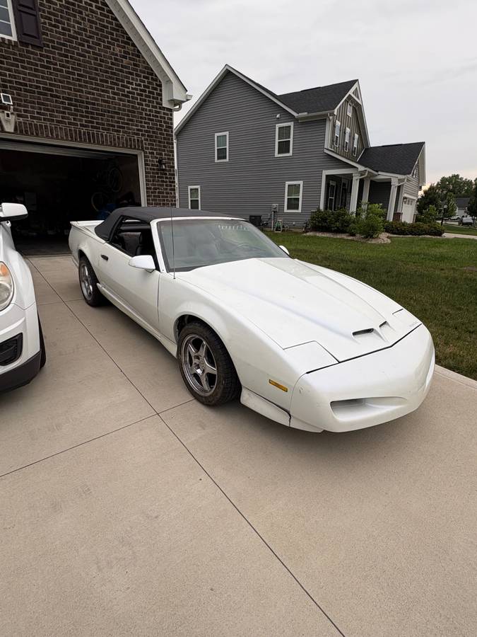 Pontiac-firebird-1992-white-5