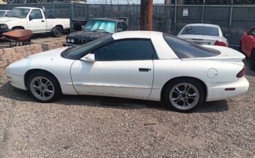 Pontiac-firebird-1995-white-3