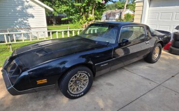 Pontiac-firebird-formula-1979-black-1