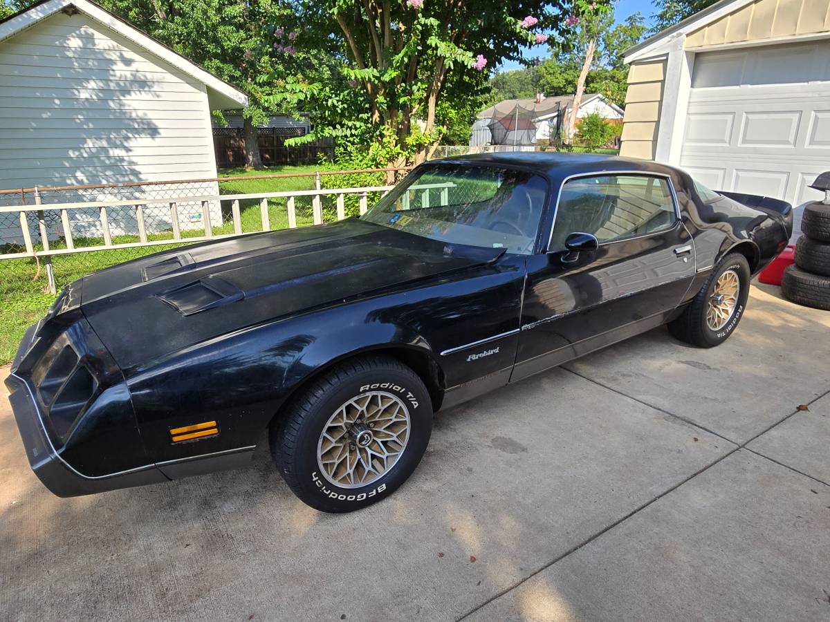 Pontiac-firebird-formula-1979-black-1