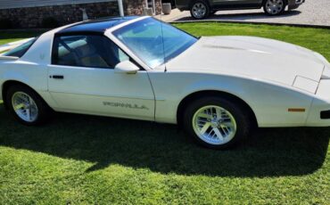 Pontiac-firebird-formula-1989-white-1