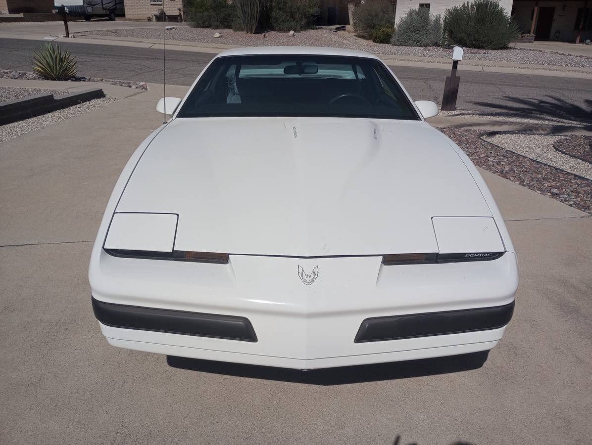 Pontiac-firebird-formula-1990-white-1