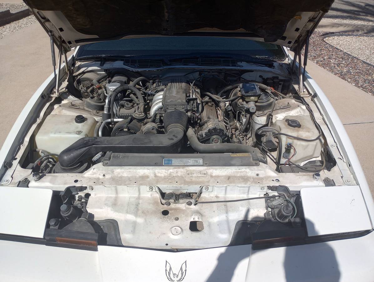 Pontiac-firebird-formula-1990-white-2