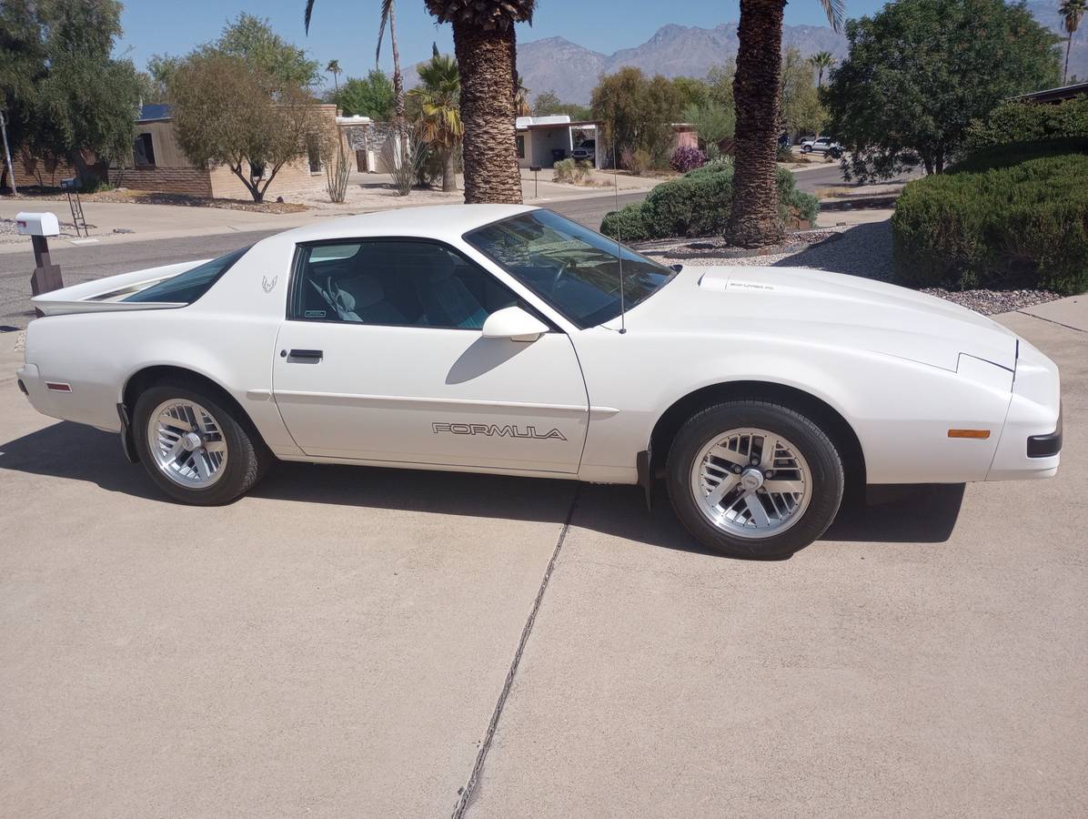 Pontiac-firebird-formula-1990-white-3