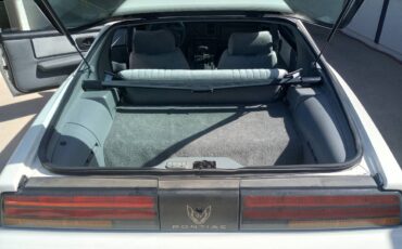 Pontiac-firebird-formula-1990-white