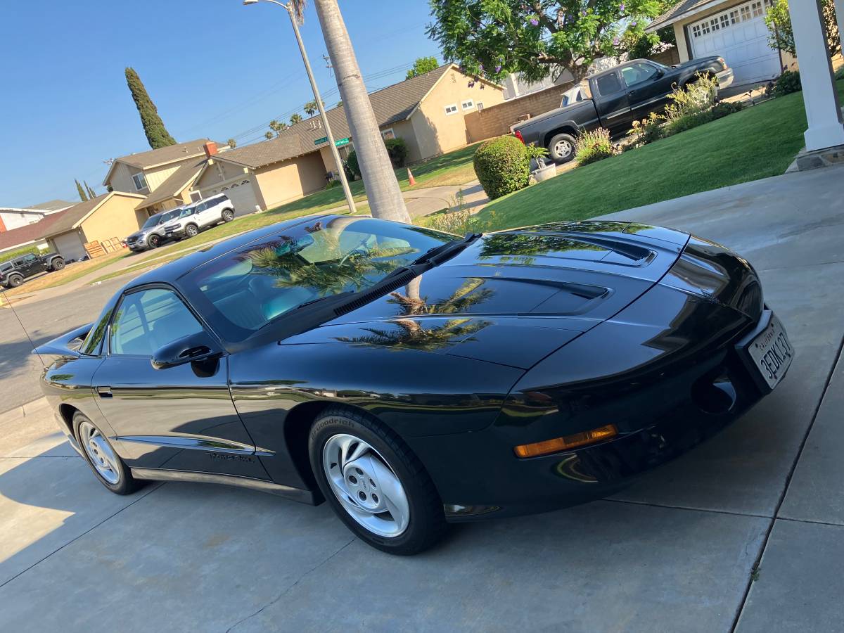 Pontiac-firebird-pontiac-trans-am-1993-black-2